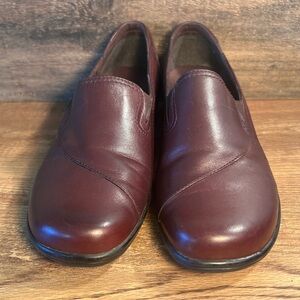 Clarks Women's Bendables Deep Brown Leather‎ Loafers Size 8.5 Slip-on